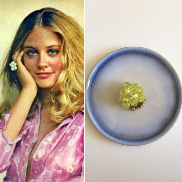 Vintage Jewelry - 💥5/$20💥 ’60s / Lemon Bead Ring